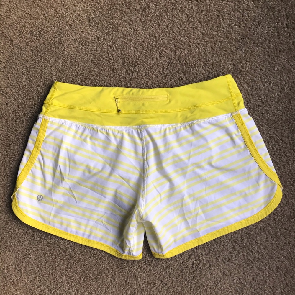 Lululemon Groovy Run Short Sz 6 - Picture 6 of 8